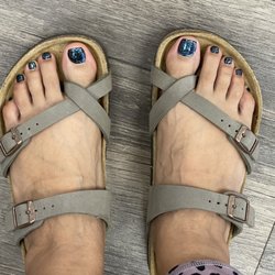 J Nails & Spa - #5 of black w sparkles wheel