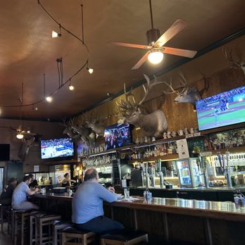 Bud's Pub & Grill - Pubs Near Me - Dixon, California