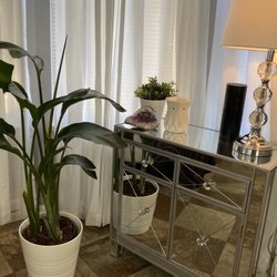 Glow Skincare & Wax - Entry
