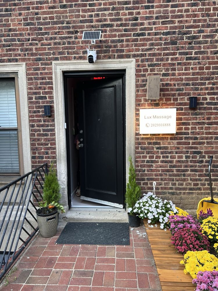 Lux Massage & Spa Washington 