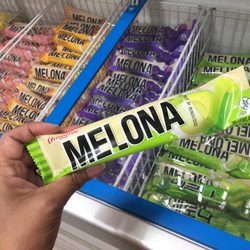 Oh yeah! No Korean store is complete without these delicious frozen treats.
