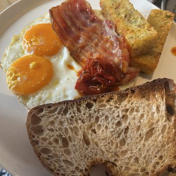 Barnum Roma | Specialty Coffee. Bakery & Brunch Place - fried eggs with sourdough bacon sundried tomatoes and hashbrowns - Breakfast & Brunch Near Me - Rome, RM Barnum Roma | Specialty Coffee. Bakery & Brunch Place - fried eggs with sourdough bacon sundried tomatoes and hashbrowns - Breakfast & Brunch Near Me - Rome, RM