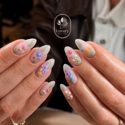 Luxury Nails & Spa