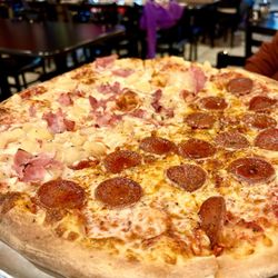 Large Pizza - 1/2 pepperoni and 1/2 Hawaiian Pizza