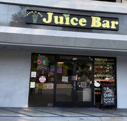 Pick & Mix Juice Bar by null