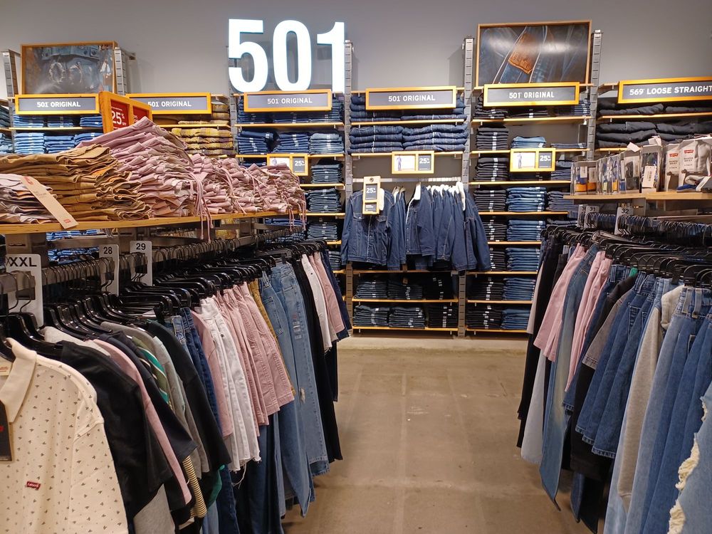LEVI’S OUTLET STORE Updated October 2024 2700 State Rd 16, Saint