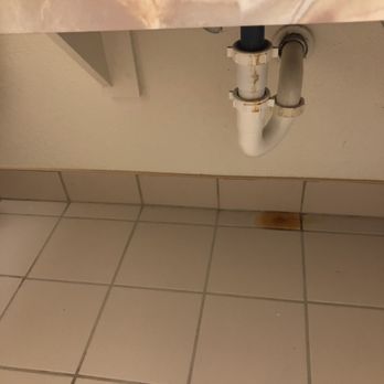 San Simeon Lodge - Rust under sink - Hotels Near Me - San Simeon, California San Simeon Lodge - Rust under sink - Hotels Near Me - San Simeon, California