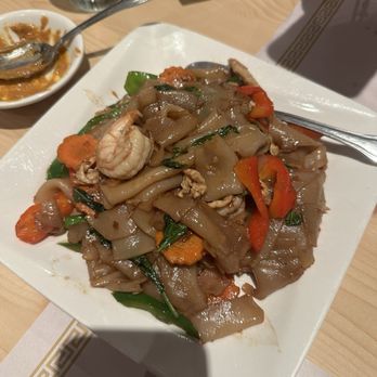 Star of Siam - 28. Pad Khee Mao (Spicy Crazy Noodles) - Thai Near Me - Chicago, Illinois Star of Siam - 28. Pad Khee Mao (Spicy Crazy Noodles) - Thai Near Me - Chicago, Illinois