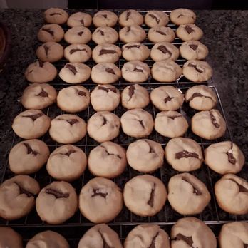 Butter Barn - Decadent chocolate nugget shortbread! Perfect paired with tea, coffee or even a nice tall class of milk! - Desserts Near Me Butter Barn - Decadent chocolate nugget shortbread! Perfect paired with tea, coffee or even a nice tall class of milk! - Desserts Near Me