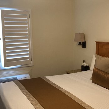 Hotel Caesar's - Rooms have both, A/C and ceiling fans. Plus windows that can be opened. - Hotels Near Me - Tijuana, BCN