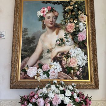 Fiorella's Cucina - Foyer - Italian Near Me - Burlington, Massachusetts