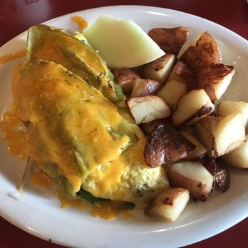 Redwood Cafe - Spinach and mushroom omelette topped with Ortega chilé and cheddar. - New American Near Me - Cambria, California