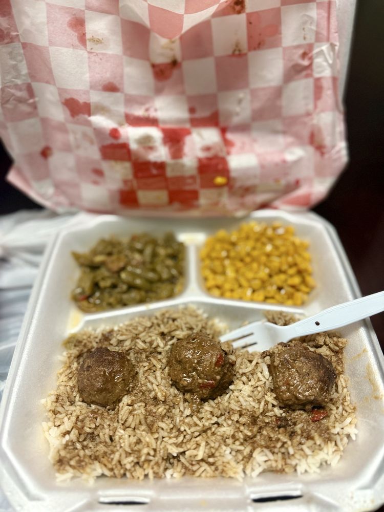 Lavergne's Cajun Kitchen Logo