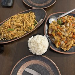 Gui Lin Chinese Restaurant - Garlic noodles, King Pao chicken and rice.