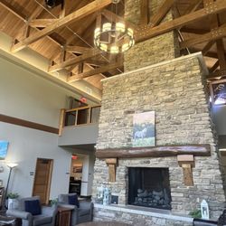 Echo Bluff State Park Lodge