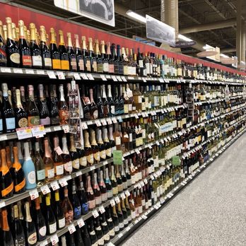 Publix - Huge wine selection - Delis Near Me - Tampa, Florida