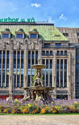 GALERIA Düsseldorf Königsallee by null