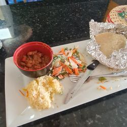 El Mariachi Mexican Restaurant - Left over of what wasn't eaten, poor tasteless beans, rice and frozen veg medly????