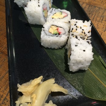 Takeme - Uramaki de tamago, cangrejo y lechuga - Japanese Near Me - Granada, GR