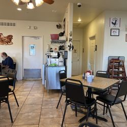 Hen house cafe - Inside