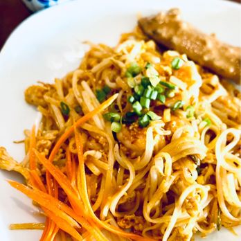 Wild Ginger - Pat Thai with chicken and shrimp - Thai Near Me - Littleton, Colorado