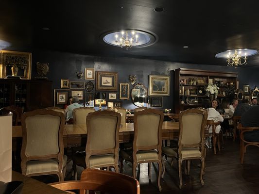 TAILLEUR RESTAURANT by null
