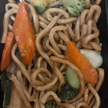 Papa Chen - Veg chow mein - Chinese Near Me - Brentwood, California