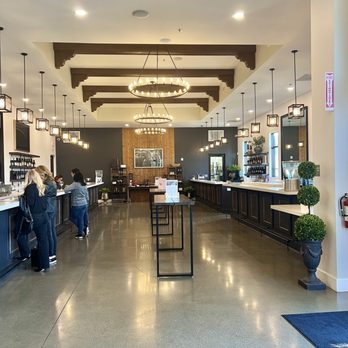 Altisima Winery - Tasting room - Wineries Near Me - Temecula, California