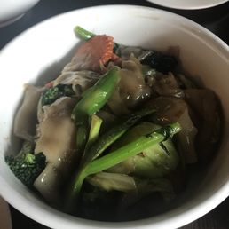 Pad See Ew Lunch. Not too oily or salty. Very good.