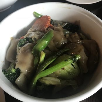 Rain II - Pad See Ew Lunch. Not too oily or salty. Very good. - Thai Near Me - New York, New York