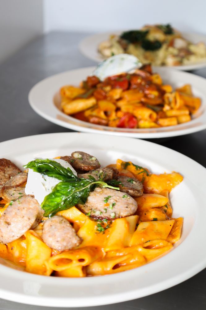 Pasta Rosa & Sandwiches Logo