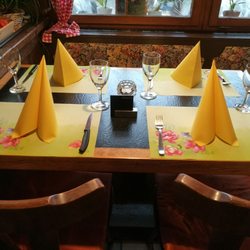 Restaurant Bahnhof - A set table