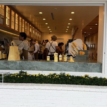 La La Land - Coffee & Tea Near Me - Newport Beach, California