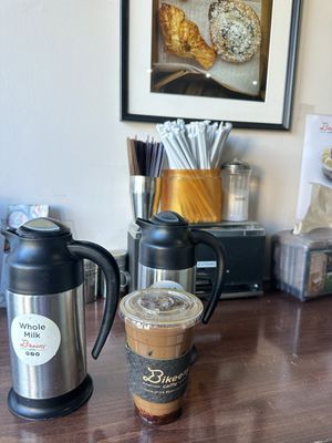 Bikeeny Caffe by null