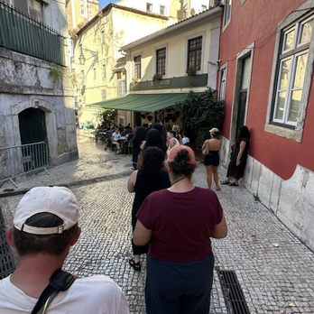 Restaurante Bonjardim - The line. - Portuguese Near Me - Lisbon, 11 Restaurante Bonjardim - The line. - Portuguese Near Me - Lisbon, 11