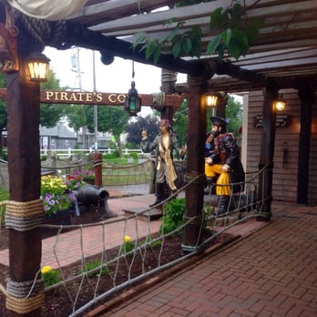 Pirate's Cove - Storefront to the course. - Mini Golf Near Me - South Yarmouth, Massachusetts
