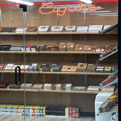 Blazers Smoke Shop III - Chino