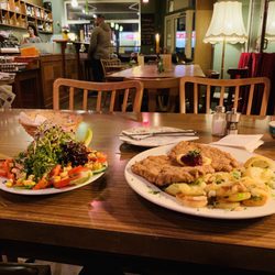 Cafe Lentz - Schnitzel and a salad. Perfect!!