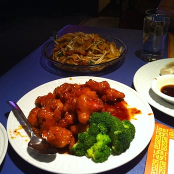Shining Rainbow Restaurant - Lo mein and Chicken - Dim Sum Near Me - Albany, New York