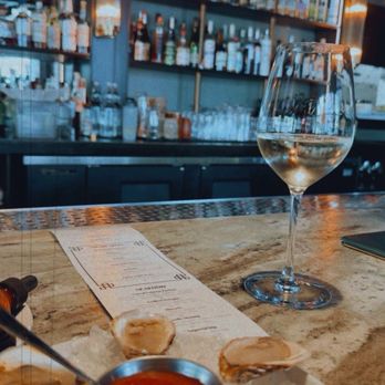 The Alchemist - Raw oysters - Cocktail Bars Near Me - Geneva, Illinois
