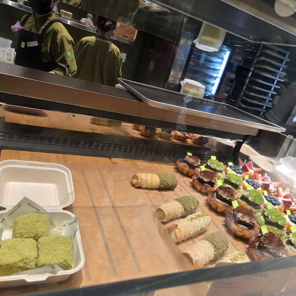 Naisnow Tea and Bakery - Bubble Tea Near Me - Brooklyn, New York