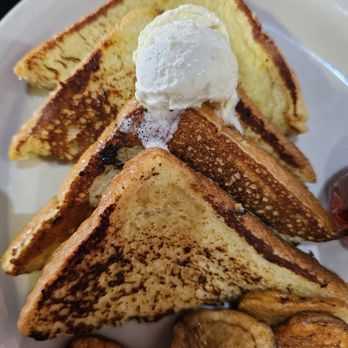 1431 Cafe - Creme Brulee French toast - American Near Me - Cedar Park, Texas