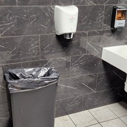 Bar 511 - Wastebasket But No Paper Towels...  The Things That Make You Go "Hmmm?"