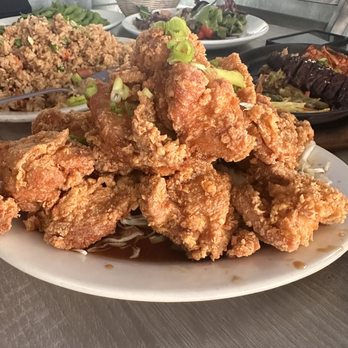 Side Street Inn - Garlic chicken - Sports Bars Near Me - Honolulu, Hawaii Side Street Inn - Garlic chicken - Sports Bars Near Me - Honolulu, Hawaii