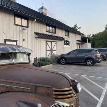 Barn-B-Que Smokehouse - Outside - Southern Near Me - Lake Ozark, Missouri Barn-B-Que Smokehouse - Outside - Southern Near Me - Lake Ozark, Missouri
