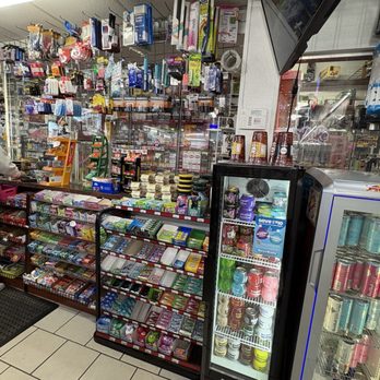 Shell - Convenient options - Convenience Stores Near Me - Riverside, Illinois