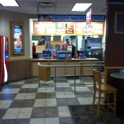 Wendy's - Clean spacious getting ready for the lunch crowd