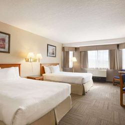 Days Inn by Wyndham Hinton - Guest room