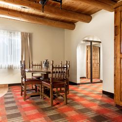 Sagebrush Inn & Suites