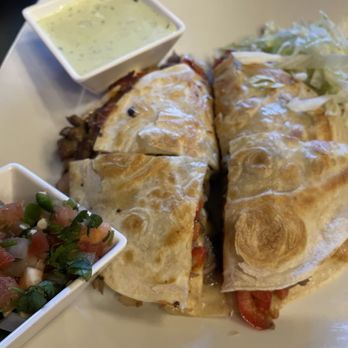 Lynq - Steak Quesadillas - Seafood Near Me - Fort Myers, Florida Lynq - Steak Quesadillas - Seafood Near Me - Fort Myers, Florida